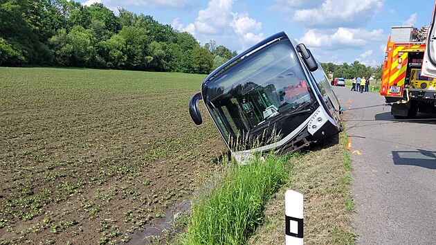 Ve Stai na Frdecko-Mstecku dnes odpoledne havaroval autobus s 30 cestujcmi. (3. ervna 2025)