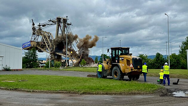 Odstel rypadla, ktermu se pezdvalo Bezensk drak. (6. ervna 2025)