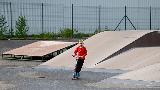 Libereck skatepark pochz z konce devadestch let a tomu odpovd i jeho stav. (21. kvtna 2025)