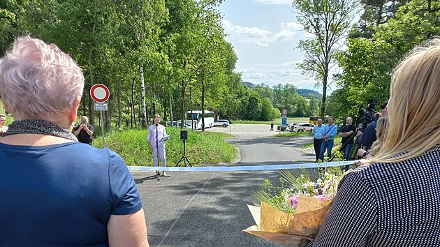 V ptek slavnostn oteveli novou pjezdovou cestu k vodnmu mlnu v Hoslovicch. (6. ervna 2025)