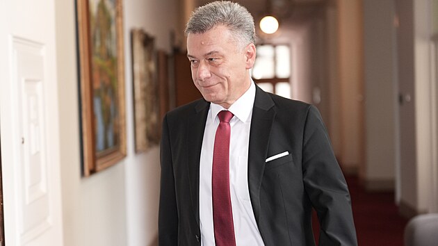 Konc ministr spravedlnosti Pavel Blaek pichz ny posledn jednn vldy za jeho asti. (4. ervna 2025)