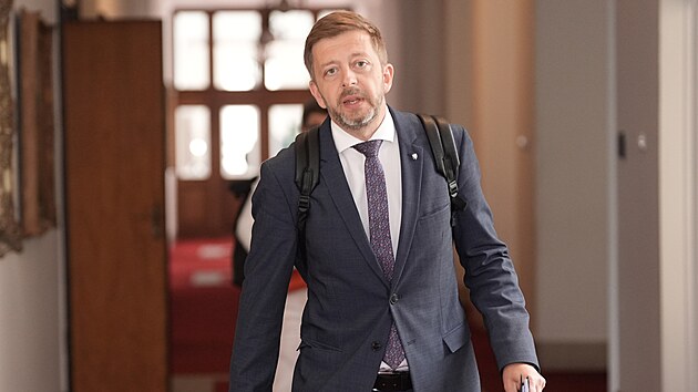 Ministr vnitra Vt Rakuan pichz na jednn vldy. (4. ervna 2025)