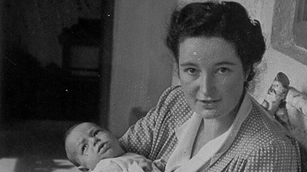Winifred Haykov se v roce 1938 seznmila s nmeckm architektem Egonem Czernym, jen si ji pes protesty sv rodiny vzal. Po druh svtov vlce se jim v Brn narodil syn Michael, kter se v Kanad stal knzem a pozdji i kardinlem.