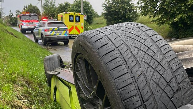 Hasii zasahovali u nehody osobnho auta v obci Lite na Berounsku. (7. ervna 2025)