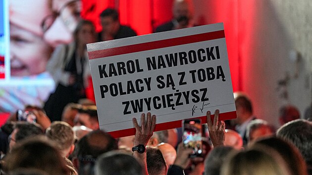 Transparent na podporu ji nov zvolenho polskho prezidenta Karola Nawrockho po druhm kole prezidentskch voleb (1. ervna 2025)