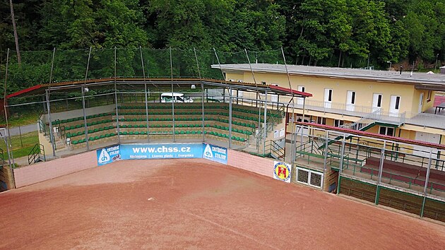Hippos arena v Havlkov Brod u dnes pat mezi nejlep a nejmodernj softballov arely v republice. Klub ho do roka vyperkuje jet speciln trninkovou halou pro plkae a nadhazovae. Navazovat bude na souasn zzem smrem k ece. Stt bude zhruba v mstech, kde jsou dnes venkovn trninkov klece.