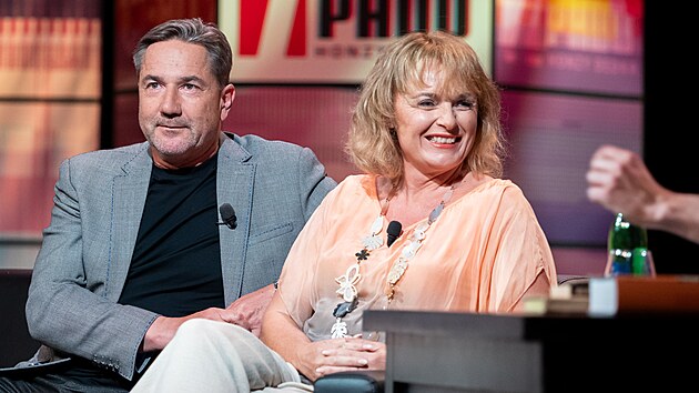 B�ra Munzarov� a Martin Trnavsk� v po�adu 7 p�d� Honzy D�dka (3. �ervna 2025)