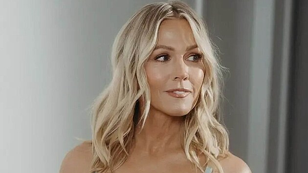 Jennie Garthov v kampani na spodn prdlo (erven 2025)