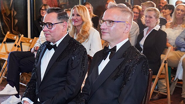 Pavel Vtek a Janis Sidovsk mli opt svatbu na Karltejn (9. ervna 2025)