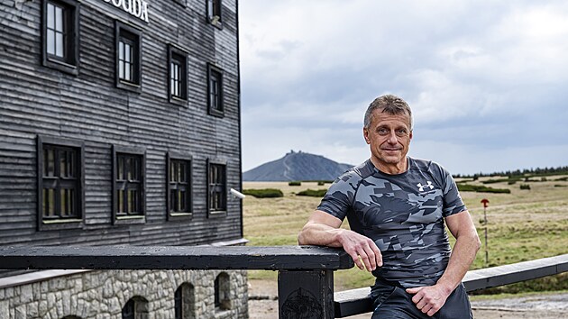 Lun bouda v Krkonoch je od nedle pstupn jen ubytovanm. Na snmku majitel objektu. (1. ervna 2025)