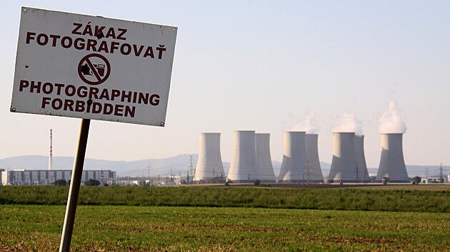 Jaderná atomová elektrárna Jaslovské Bohunice na Slovensku je také pod p�ísným...