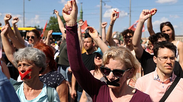 Tisce Maar protestovaly proti nvrhu zkona o zahraninch financch. (1. ervna 2025)