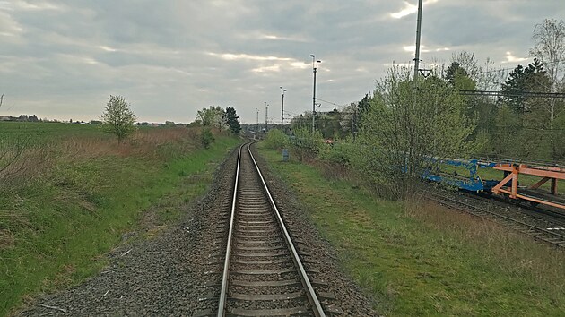 Za Suchdolem nad Odrou vedou KFNB i tra loklky soubn.
