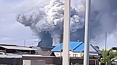 Ukrajinské drony zaútoily na základny ruského strategického letectva. (1....