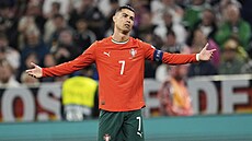 Portugalský kapitán Cristiano Ronaldo bhem zápasu Ligy národ s Nmeckem.