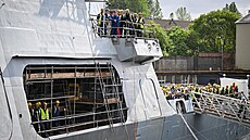 Zamstnanci závodu BAE Systems v Govanu v Glasgow bhem návtvy britského...