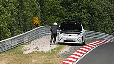 pionání snímky prototypu sedmimístného elektrického SUV kody vycházejícího...
