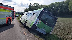 Ve Sta�í�i na Frýdecko-Místecku havaroval autobus s 30 cestujícími. (3. �ervna...