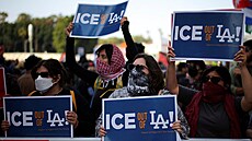 Série razií americké imigraní a celní správy v centru Los Angeles vyvolala...