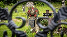 Hrob ruského vojáka Nazarenka stojí na estném míst na hbitov ve Sloupu v...