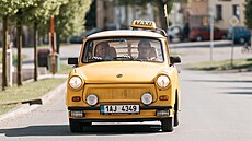 JEDEME! ídí Petr Vydra, vedle nj sedí Oldich Krejí.