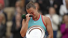 Smutná Aryna Sabalenková po prohraném finále Roland Garros.
