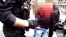 �idi� se prokazoval fale�ným pr�kazem pro invalidy