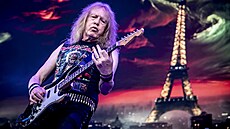 Kytarista Iron Maiden Janick Gers na koncert v Letanech /31. kvtna 2025,...