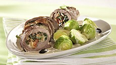 Telecí roládky se zeleninovou náplní + stepy