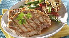 Vep�ový steak se sójovými výhonky