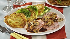 Telecí �ízky se �ampiony a bramborá�ky + stepy