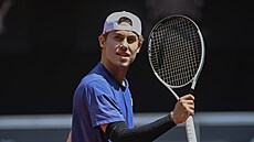 Maxim Mrva v druhém kole prost�jovského challengeru.