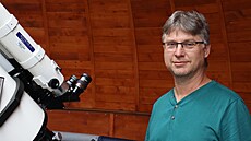 Zby�ek Prágr p�sobí �tvrtým rokem jako astronom v hv�zdárn� a planetáriu v...