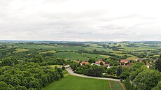 Kdy vystoupáte 129 schod rozhledny Karasín, naskytnou se vám doslova...