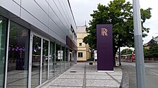 Pro Rolls-Royce si mete do Stranic klidn dojet tramvají.