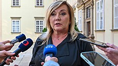 Alena Schillerová odpovídá na dotazy noviná po jednání brnnské oblastní...