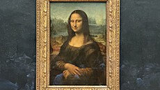Mona Lisa v muzeu umní Louvre