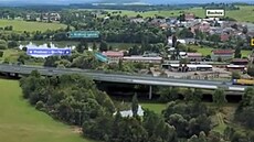 Výstavba úseku D6 mezi almanovem a Knínicemi zane uprosted letoních letních...