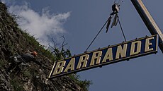 Národní muzeum vrátilo na Barrandovskou skálu restaurovanou pamtní deska...