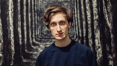 Ondej Klavík v ateliéru na praském ikov.