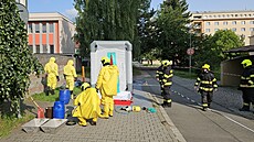 Hasii v olomoucké meralov ulici likvidovali únik smsi kyselin v...