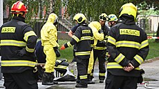 Hasii v olomoucké meralov ulici likvidovali únik smsi kyselin v...