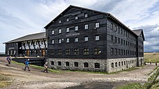 Luní bouda v Krkonoích je od nedle pístupná jen ubytovaným. (1. ervna 2025)