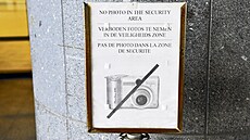 Cedule oznamující zákaz fotografování v budov Evropského parlamentu v Bruselu....