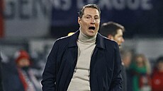 Kou Feyenoordu Brian Priske bhem utkání proti Spart.