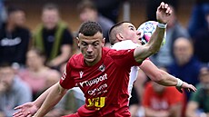 Momentka z baráového utkání Chrudim - Pardubice o úast v první fotbalové lize