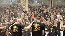 Radost karvinských házenkářů z titulu