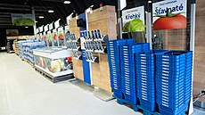 Tesco postavilo svou plnohodnotnou prodejnu v areálu Rock for People. (4....