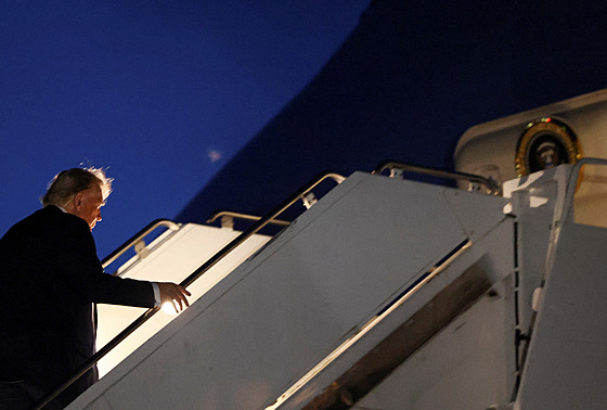Americký prezident Donald Trump opoutí pedasn summit G7 v Kanad. (16....