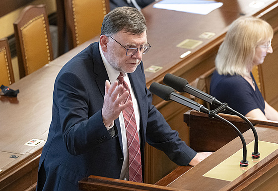 Ministr financí Zbyn�k Stanjura p�ed hlasováním o ned�v��e vlád� (17. �ervna...